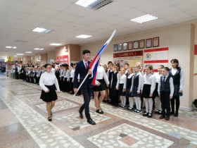 20 ноября в МБОУ «СОШ №34» состоялась традиционная церемония выноса Государственного флага Российской Федерации и исполнения Гимна Российской Федерации..